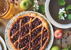 Apple, Cranberry and Pear Festive Pie